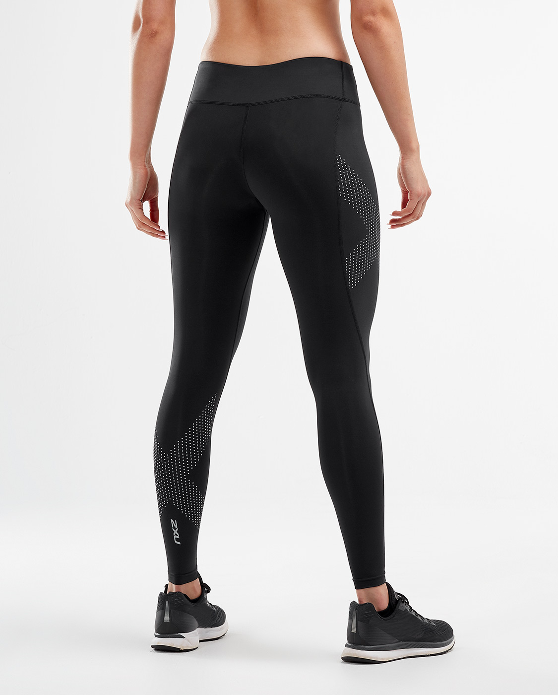  2XU Woman's Motion Mid Rise Compression Tight Black/Dotted Reflective WA2864B