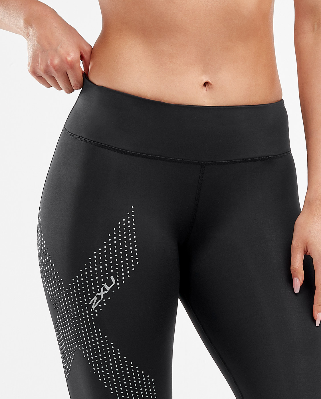 2XU Woman's Motion Mid Rise Compression Tight Black/Dotted Reflective WA2864B