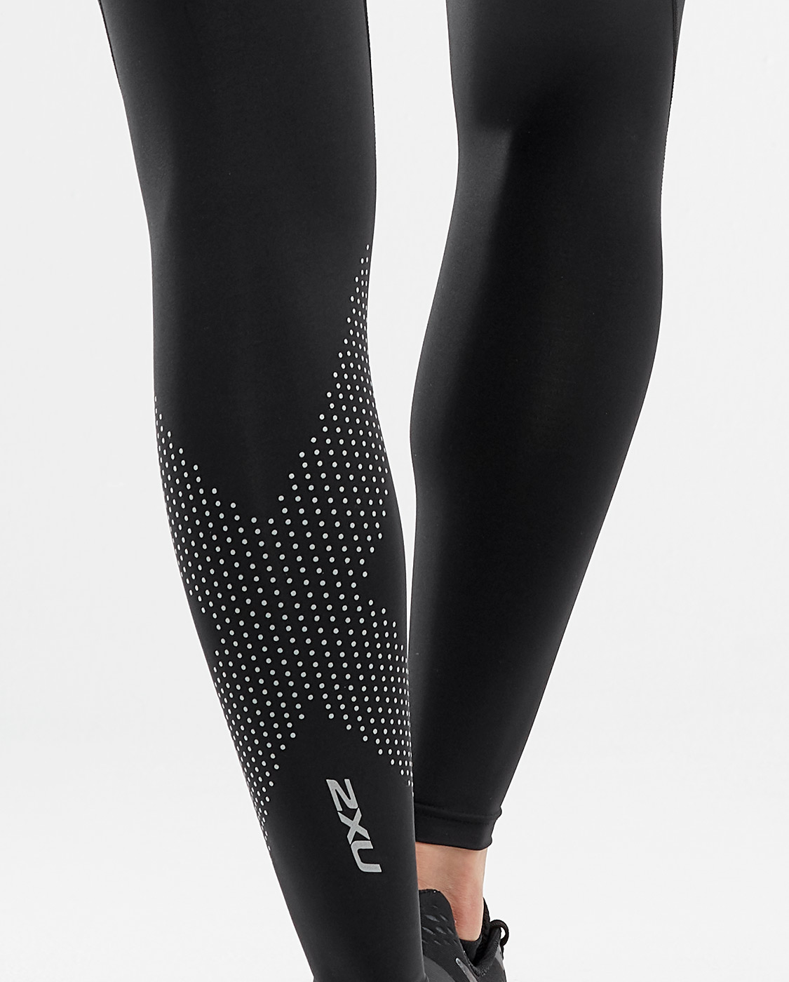  2XU Woman's Motion Mid Rise Compression Tight Black/Dotted Reflective WA2864B